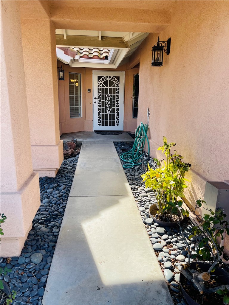 41915 Avenida Sonoma Temecula, CA 92591 - Photo 4 of 60