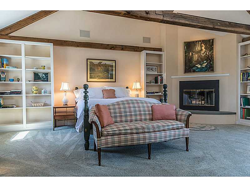 2 Warrens Point Road Little Compton, RI 02837 - Photo 11 of 24 Master Bedroom.