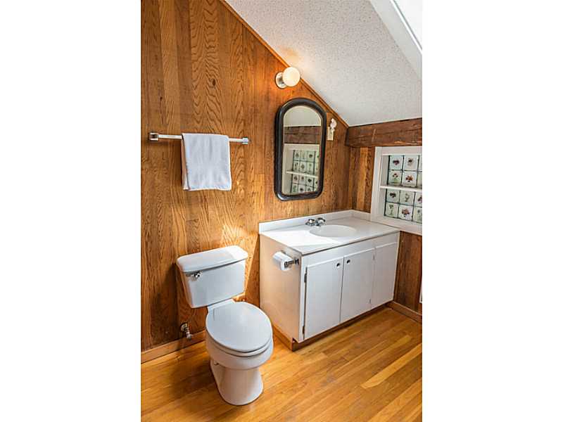 2 Warrens Point Road Little Compton, RI 02837 - Photo 19 of 24 Bathroom.