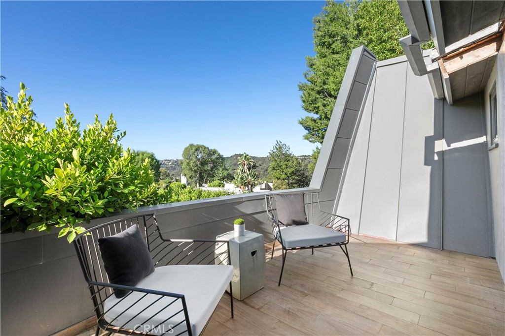 9625 Oak Pass Road Beverly Hills, CA 90210 - Photo 17 of 30