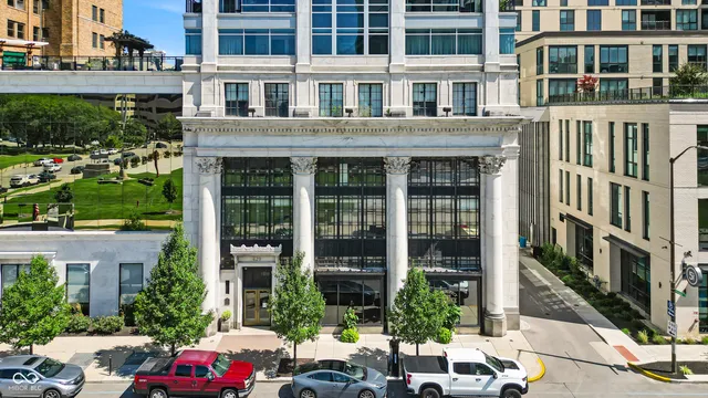 $1,495,000 | 429 North Pennsylvania Street, Unit 801, Indianapolis, IN 46204