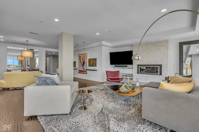 $1,495,000 | 429 North Pennsylvania Street, Unit 801, Indianapolis, IN 46204