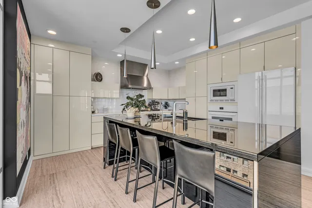 $1,495,000 | 429 North Pennsylvania Street, Unit 801, Indianapolis, IN 46204