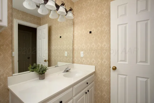 $304,900 | 6407 Acacia Lane, Amarillo, TX 79124