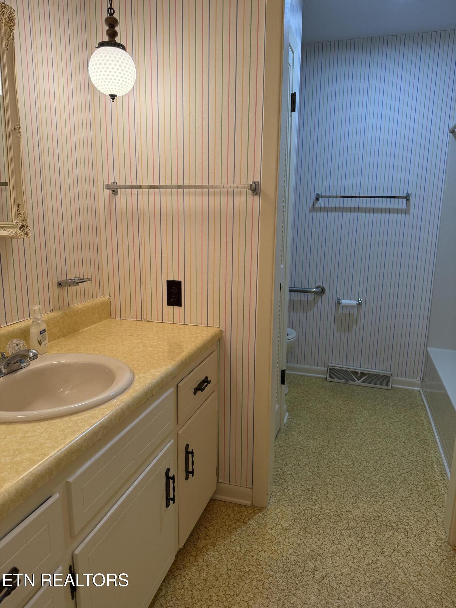 147 Meredith Road La Follette, TN 37766 - Photo 16 of 47 Hall Bath