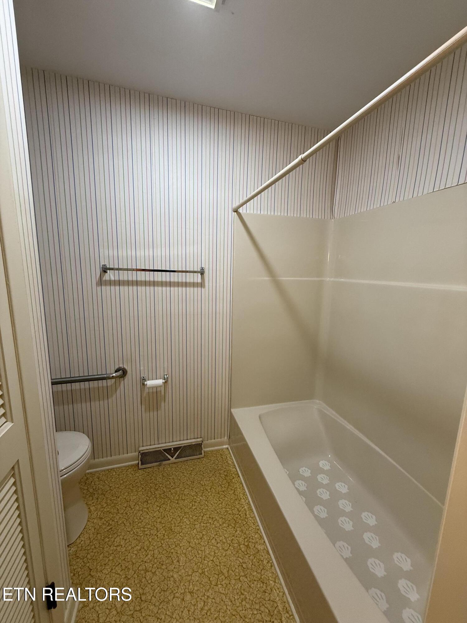 147 Meredith Road La Follette, TN 37766 - Photo 18 of 47 Hall Bath