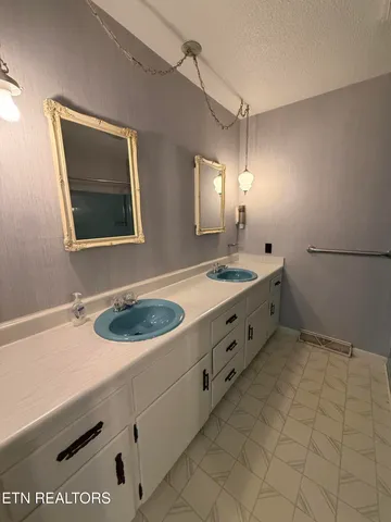 $385,000 | 147 Meredith Road, La Follette, TN 37766