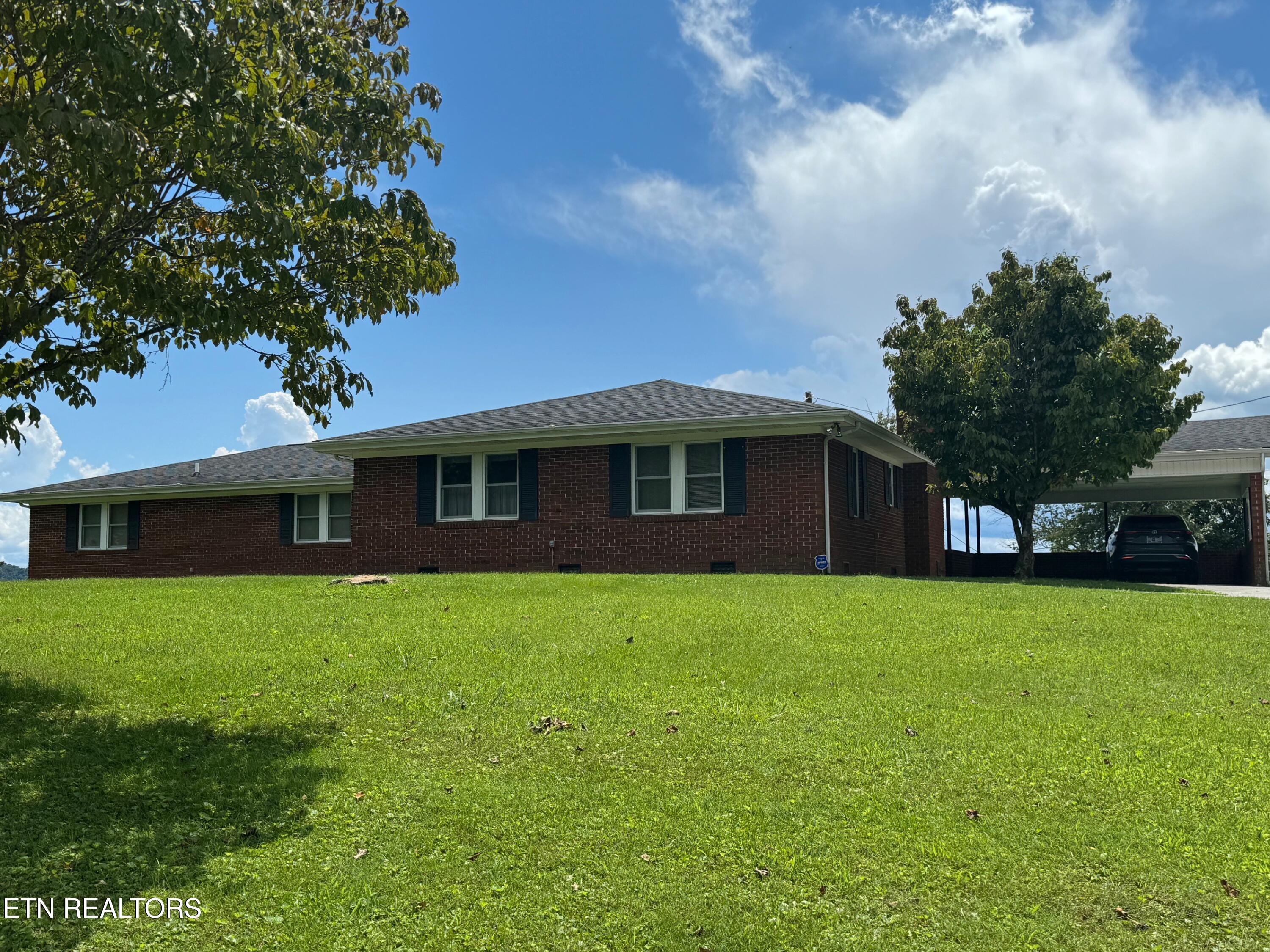 147 Meredith Road La Follette, TN 37766 - Photo 3 of 47 147 Meredith Rd