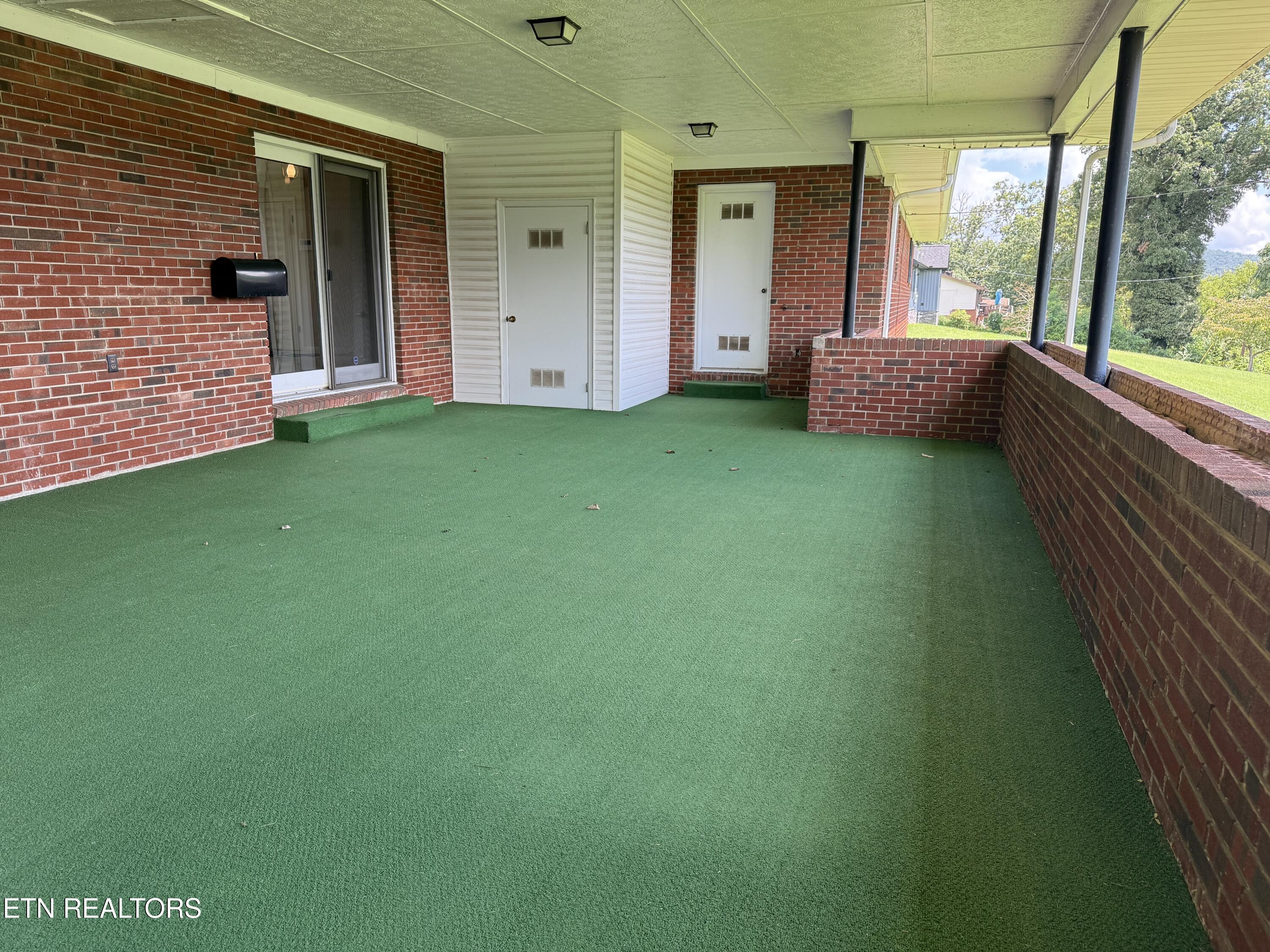 147 Meredith Road La Follette, TN 37766 - Photo 6 of 47 Patio