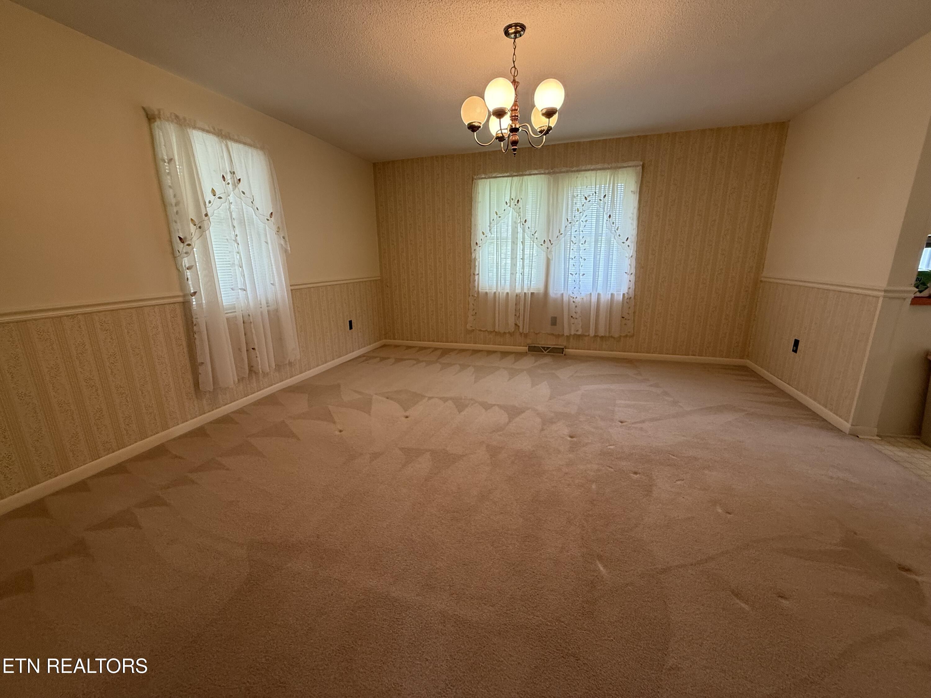 147 Meredith Road La Follette, TN 37766 - Photo 9 of 47 Dining room