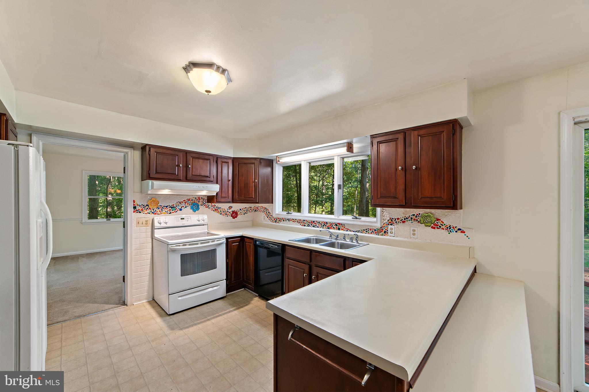 2199 Beaver Dam Road Midland, VA 22728 - Photo 13 of 74 Kitchen with Breakfast Bar