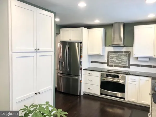 $2,475 | 15 Robin Ridge Court, Parkville, MD 21234