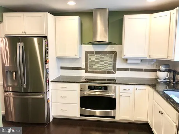 $2,475 | 15 Robin Ridge Court, Parkville, MD 21234