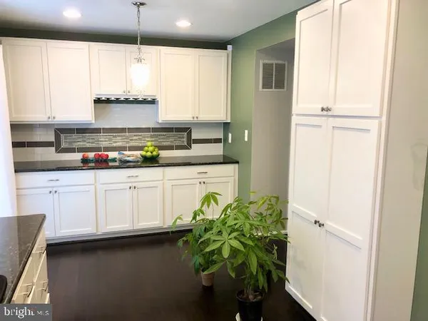 $2,475 | 15 Robin Ridge Court, Parkville, MD 21234