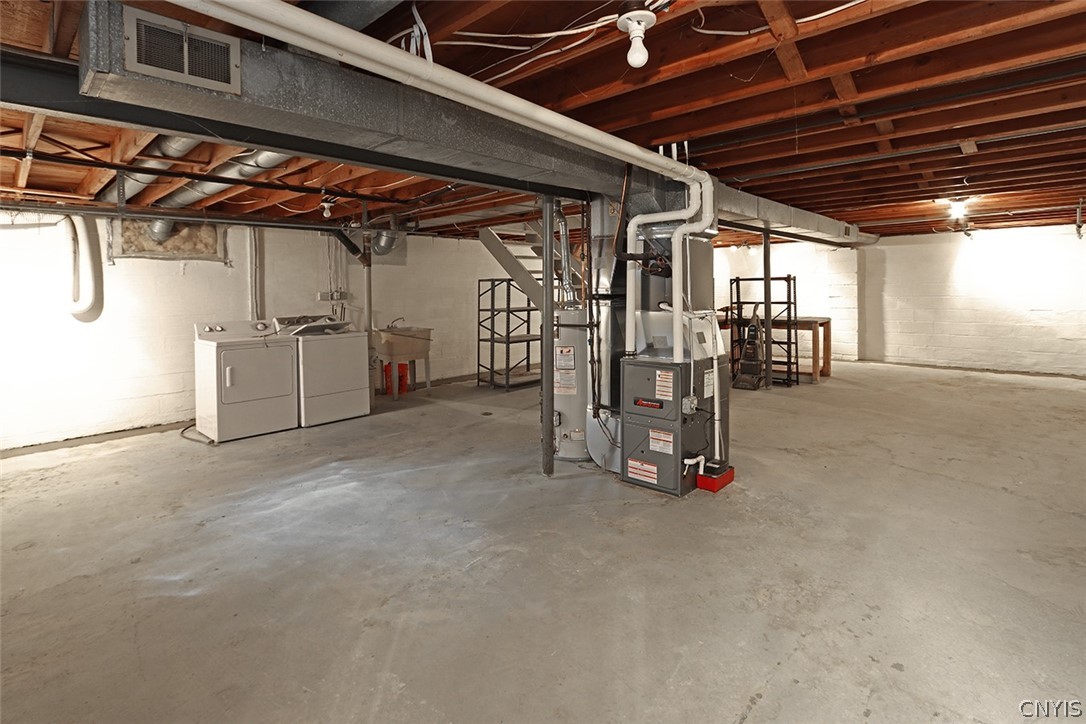 7895 Ursa Course Liverpool, NY 13090 - Photo 31 of 38