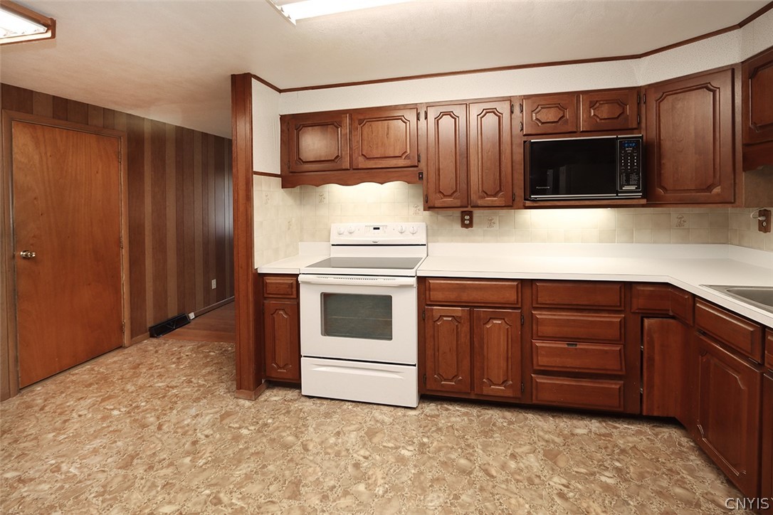 7895 Ursa Course Liverpool, NY 13090 - Photo 8 of 38