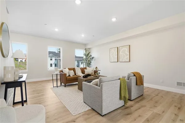 $289,999 | 123 Bella Vista Drive, Pittsburgh, PA 15236