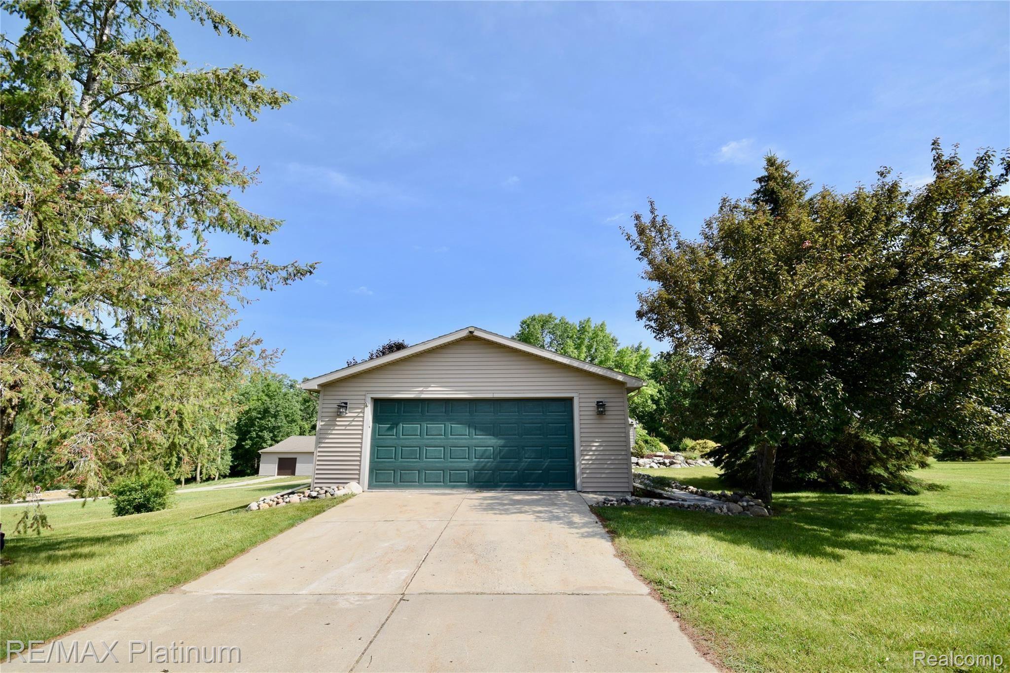8527 Turner Road Fenton, MI 48430 - Photo 5 of 27 DSC_0272.jpg