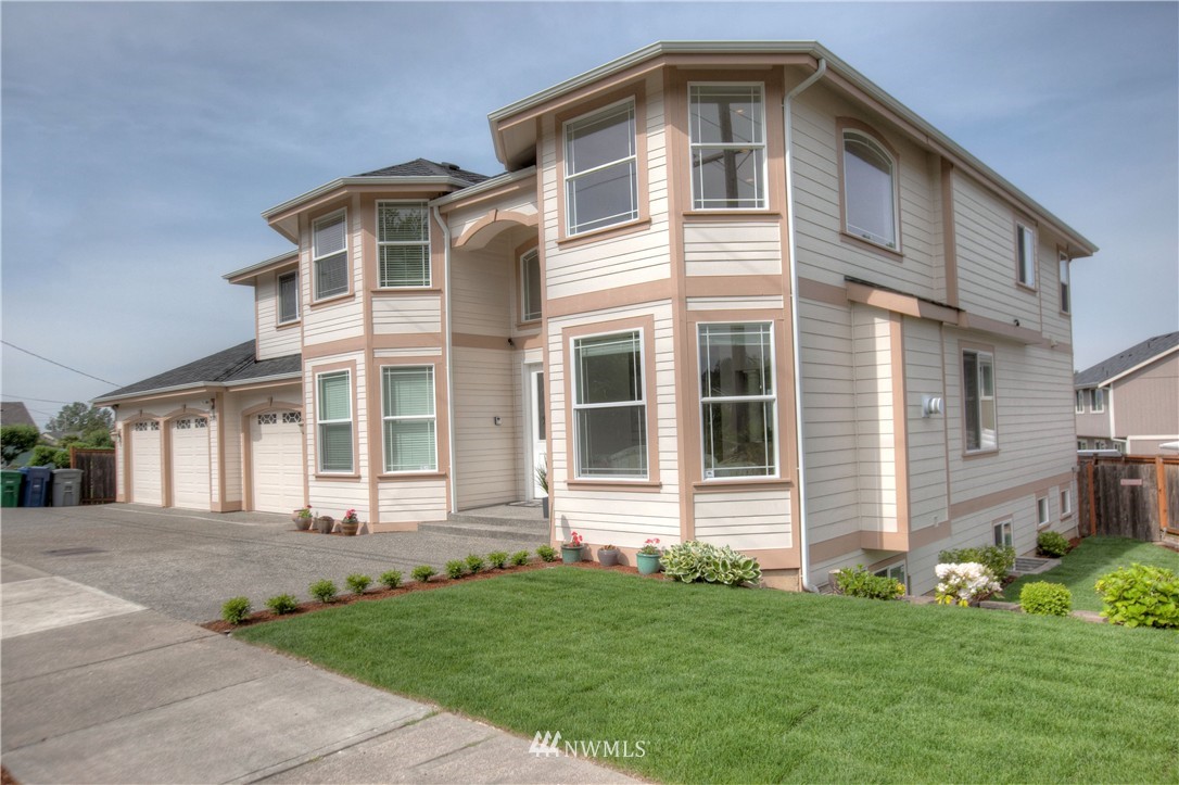 2009 Talbot Road South Renton, WA 98055 - Photo 2 of 25