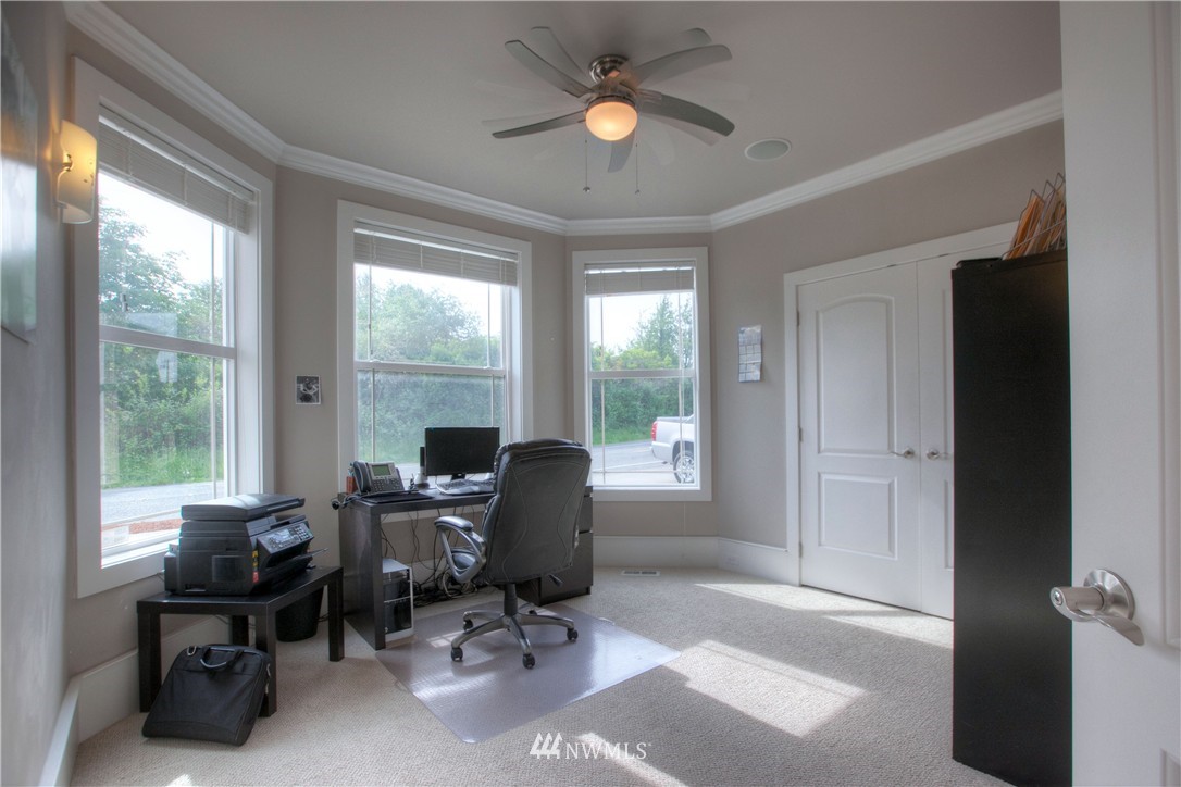 2009 Talbot Road South Renton, WA 98055 - Photo 12 of 25