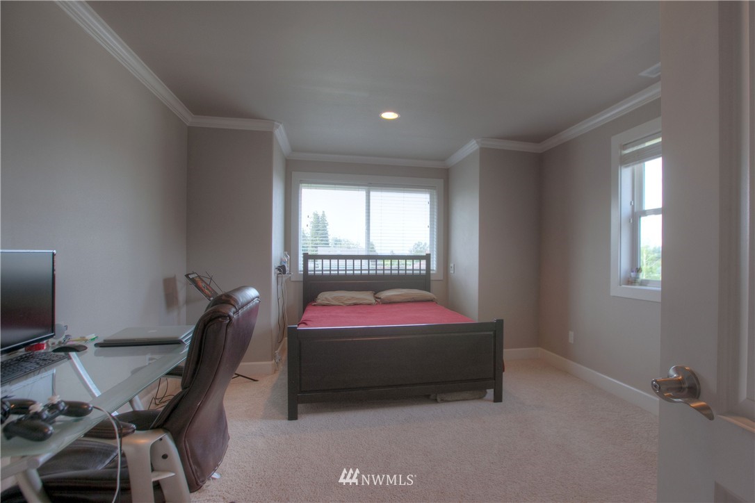 2009 Talbot Road South Renton, WA 98055 - Photo 13 of 25