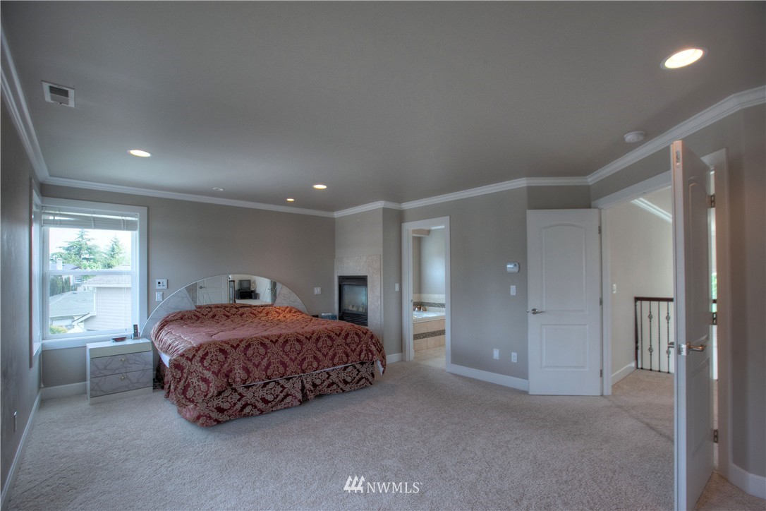 2009 Talbot Road South Renton, WA 98055 - Photo 16 of 25