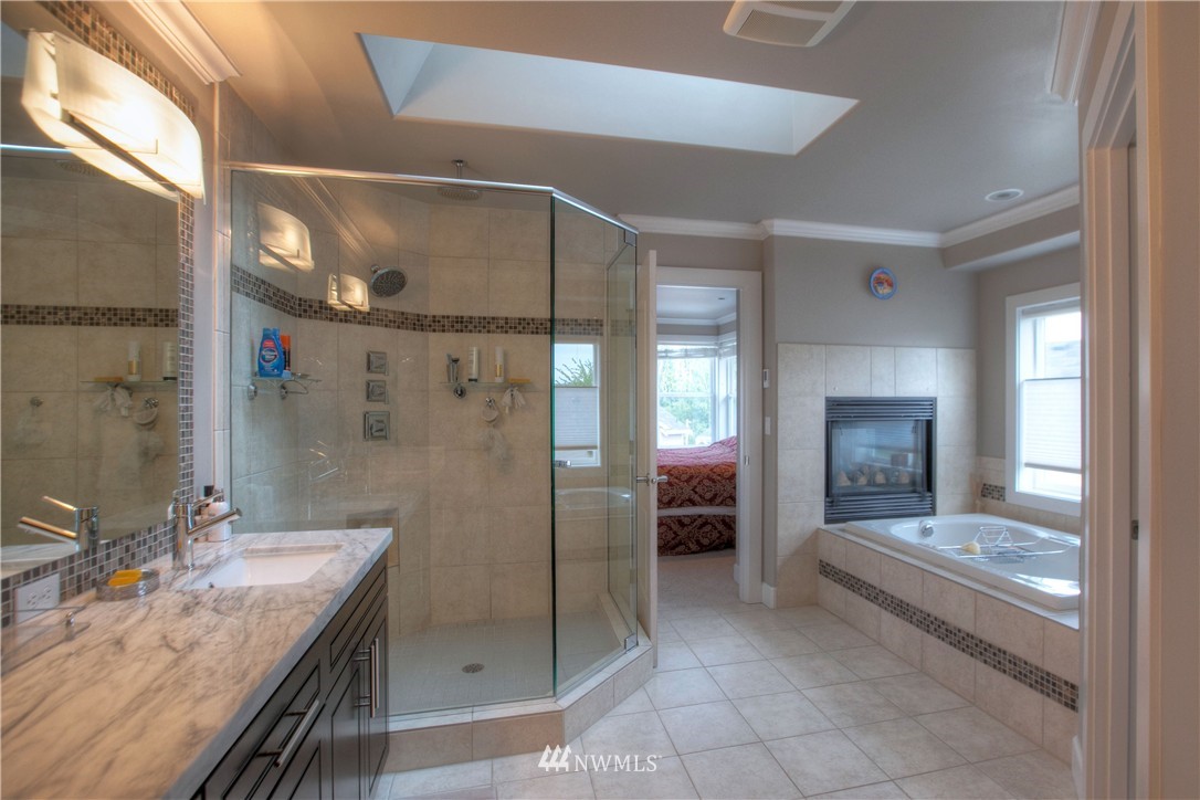 2009 Talbot Road South Renton, WA 98055 - Photo 19 of 25