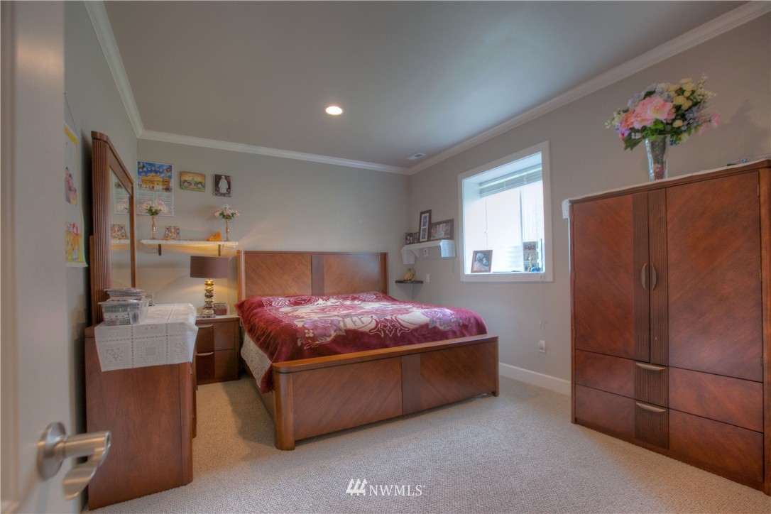 2009 Talbot Road South Renton, WA 98055 - Photo 21 of 25