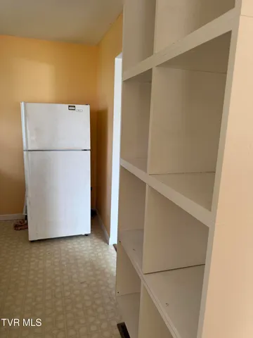 $900 | 411 Highland Avenue, Unit 2, Johnson City, TN 37604