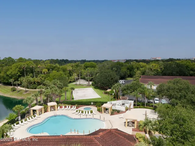 a view of a tennis court
