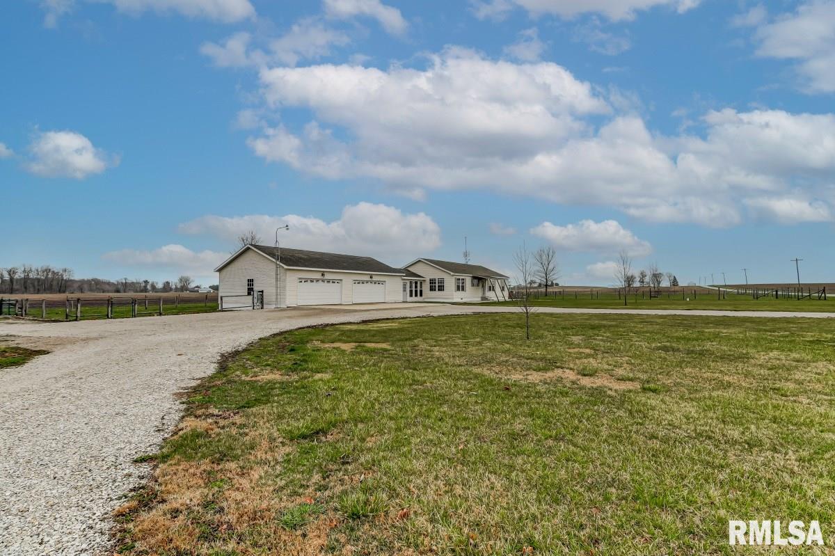 11635 Maurer Road Buffalo, IL 62515 - Photo 36 of 50 Gallery Image 36