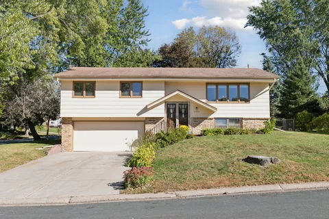 $345,000 | 4424 Decatur Avenue North, New Hope, MN 55428