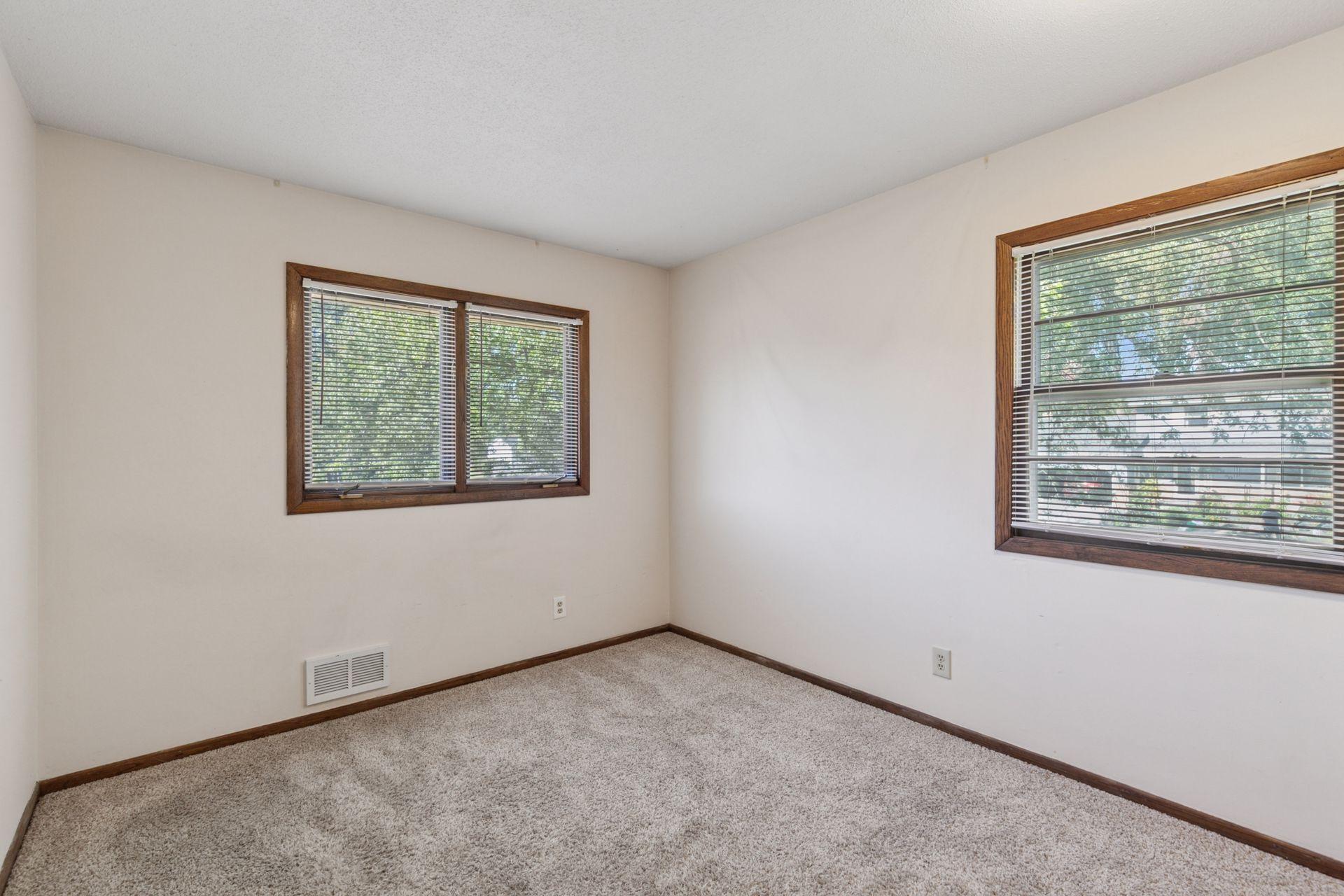 4424 Decatur Avenue North New Hope, MN 55428 - Photo 13 of 29