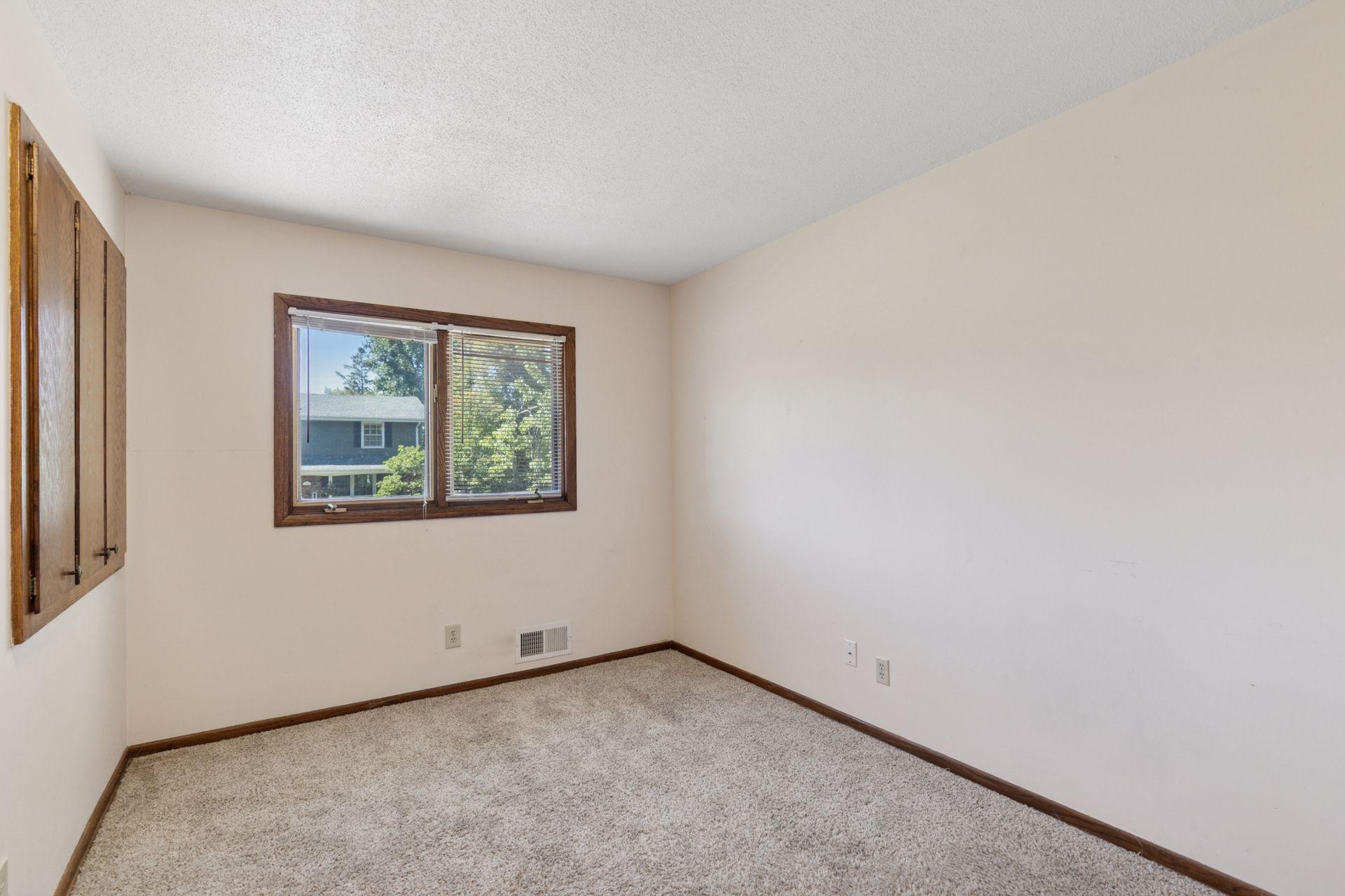 4424 Decatur Avenue North New Hope, MN 55428 - Photo 15 of 29