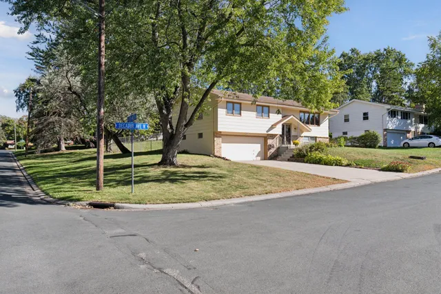 $345,000 | 4424 Decatur Avenue North, New Hope, MN 55428