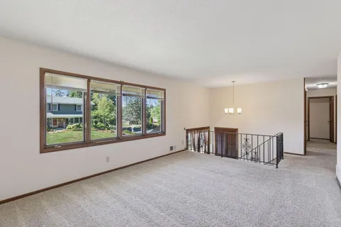 $345,000 | 4424 Decatur Avenue North, New Hope, MN 55428