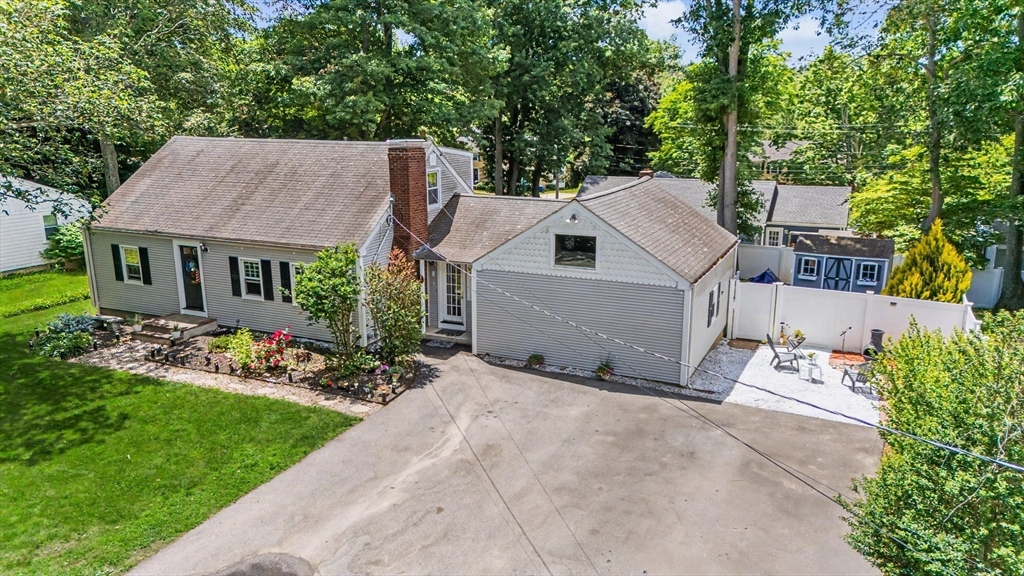 25 Moynihan Road Hamilton, MA 01982 - Photo 2 of 42