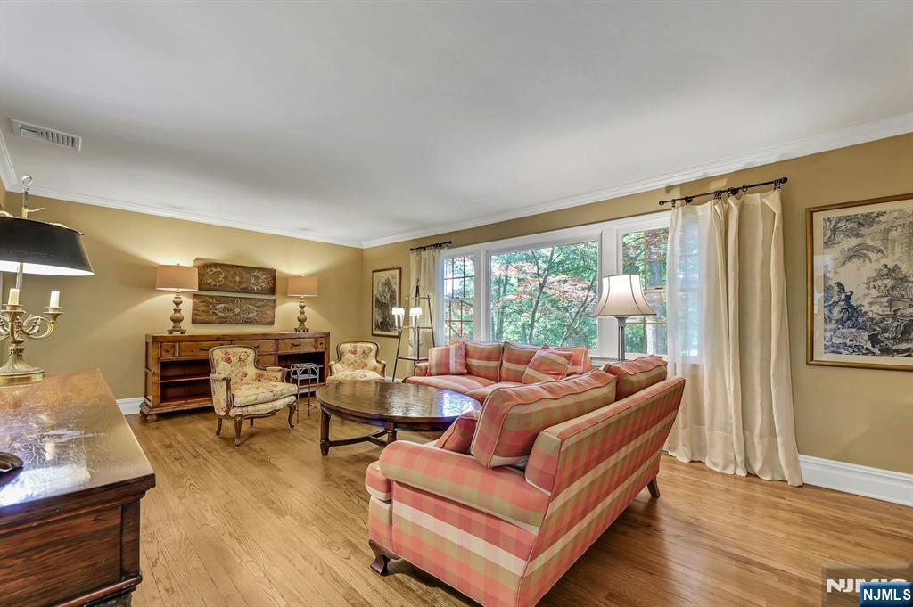 598 Whitenack Road River Vale, NJ 07675 - Photo 12 of 41