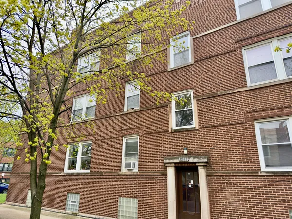 $1,695 | 3239 West Cullom Avenue, Unit 2, Chicago, IL 60618