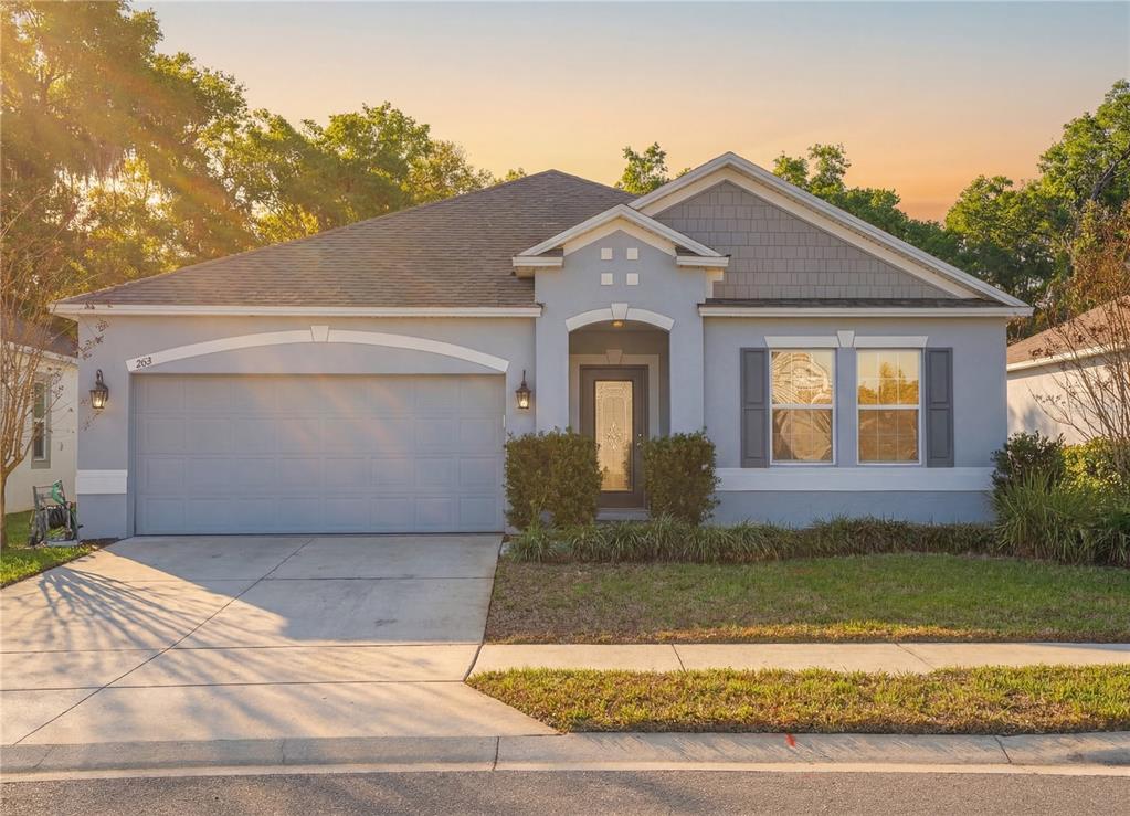 262 East Fiesta Key Loop DeLand, FL 32720 - Photo 1 of 33