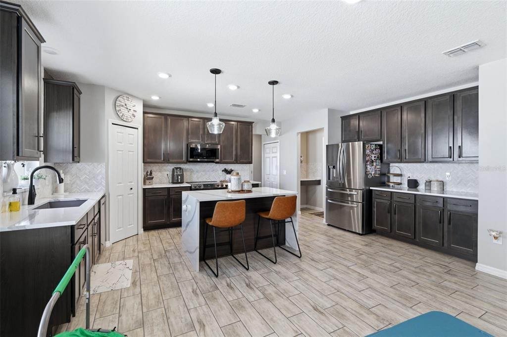 262 East Fiesta Key Loop DeLand, FL 32720 - Photo 6 of 33
