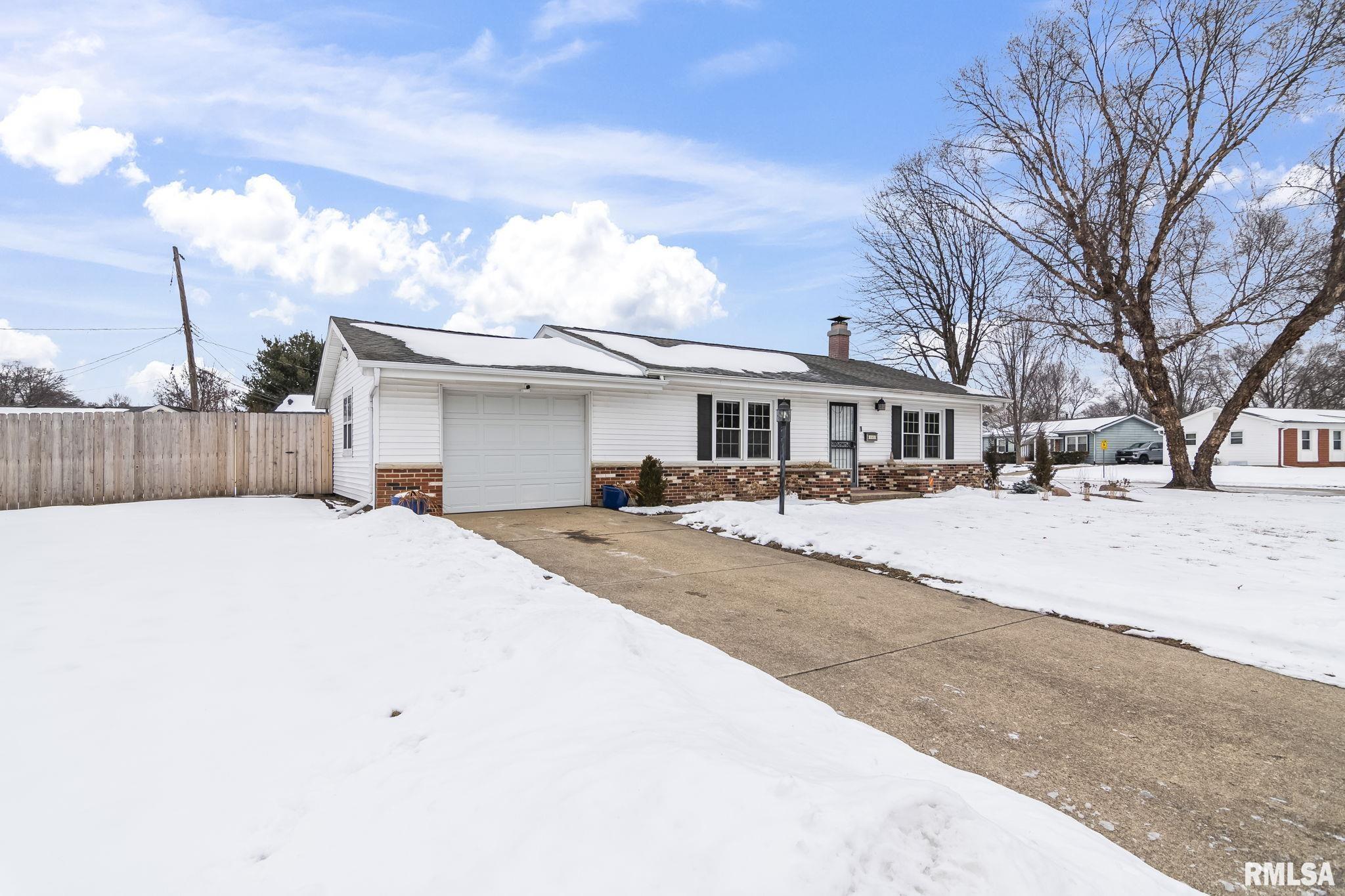 141 Archer Avenue Springfield, IL 62704 - Photo 3 of 30