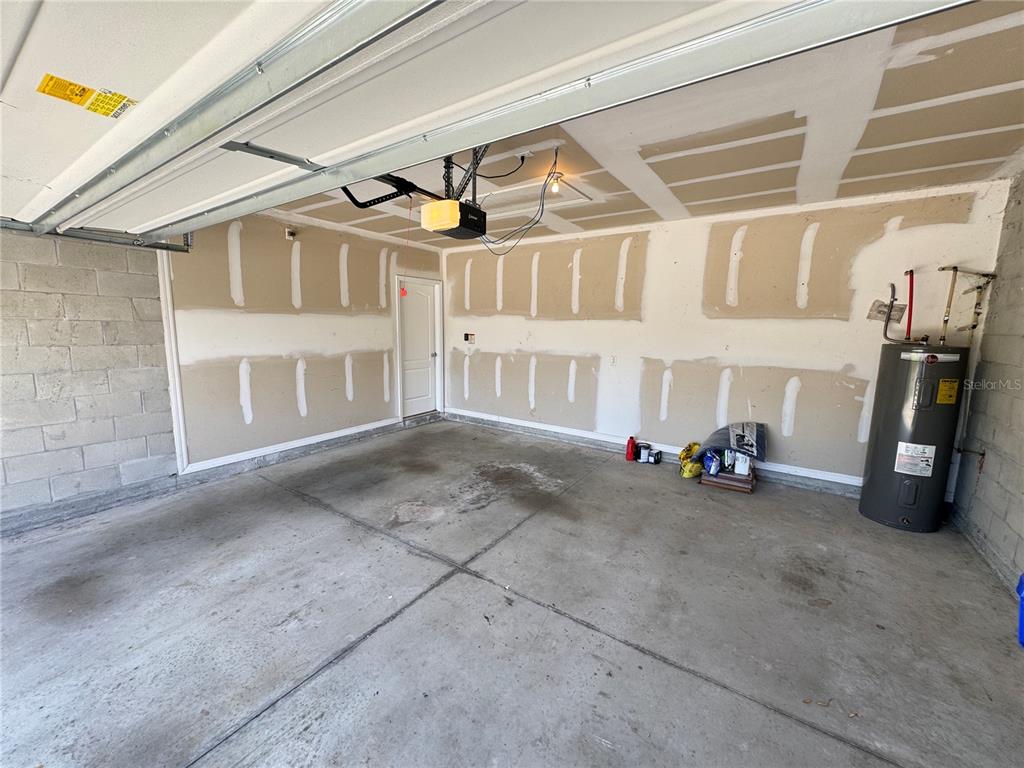 2323 Silverview Drive Lakeland, FL 33811 - Photo 17 of 33 a view of a garage