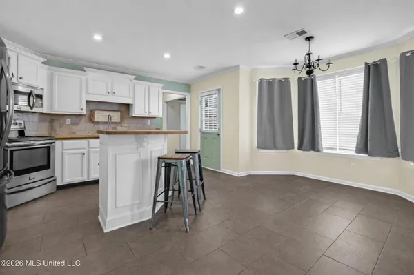 $325,000 | 7090 Fox Creek Drive, Olive Branch, MS 38654