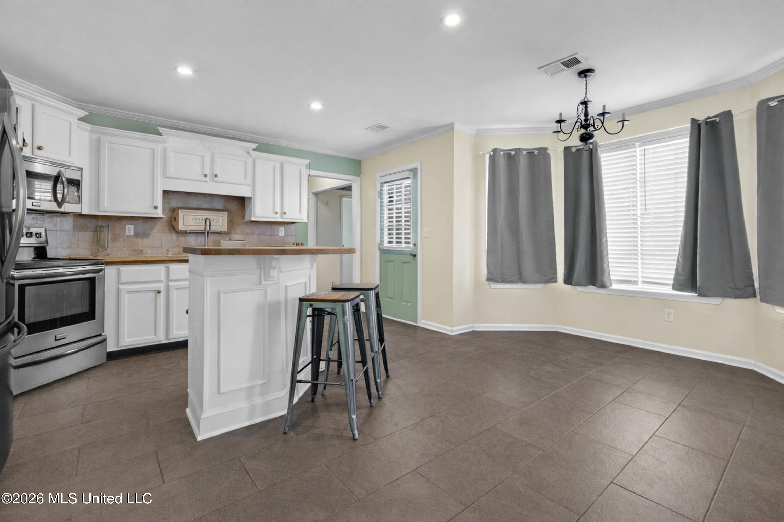 7090 Fox Creek Drive Olive Branch, MS 38654 - Photo 6 of 21 06-02F7019C-297A-47EB-B128-C385BF6B1CA1