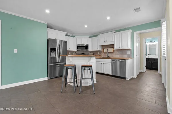 $325,000 | 7090 Fox Creek Drive, Olive Branch, MS 38654