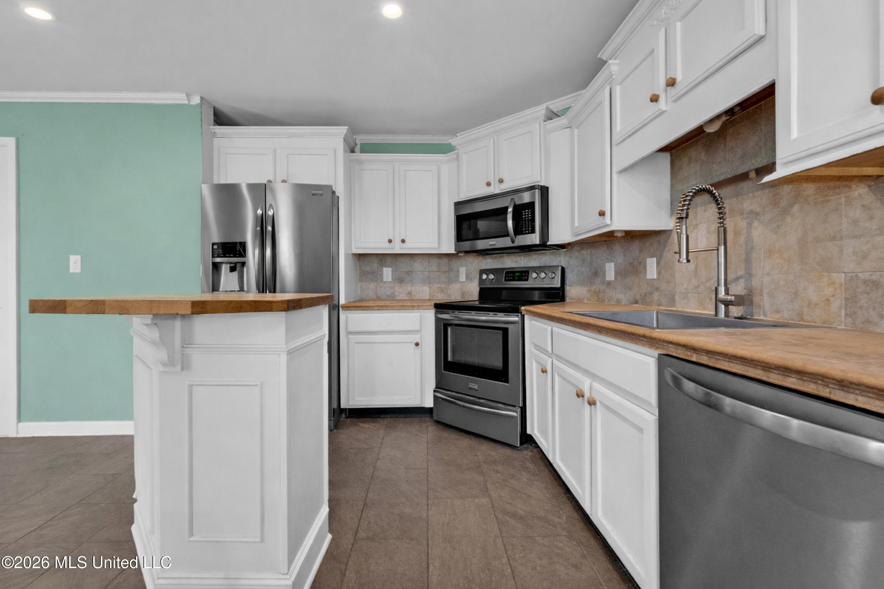 7090 Fox Creek Drive Olive Branch, MS 38654 - Photo 8 of 21 08-3D70648A-468C-4AC8-88BB-01DE78BBC252