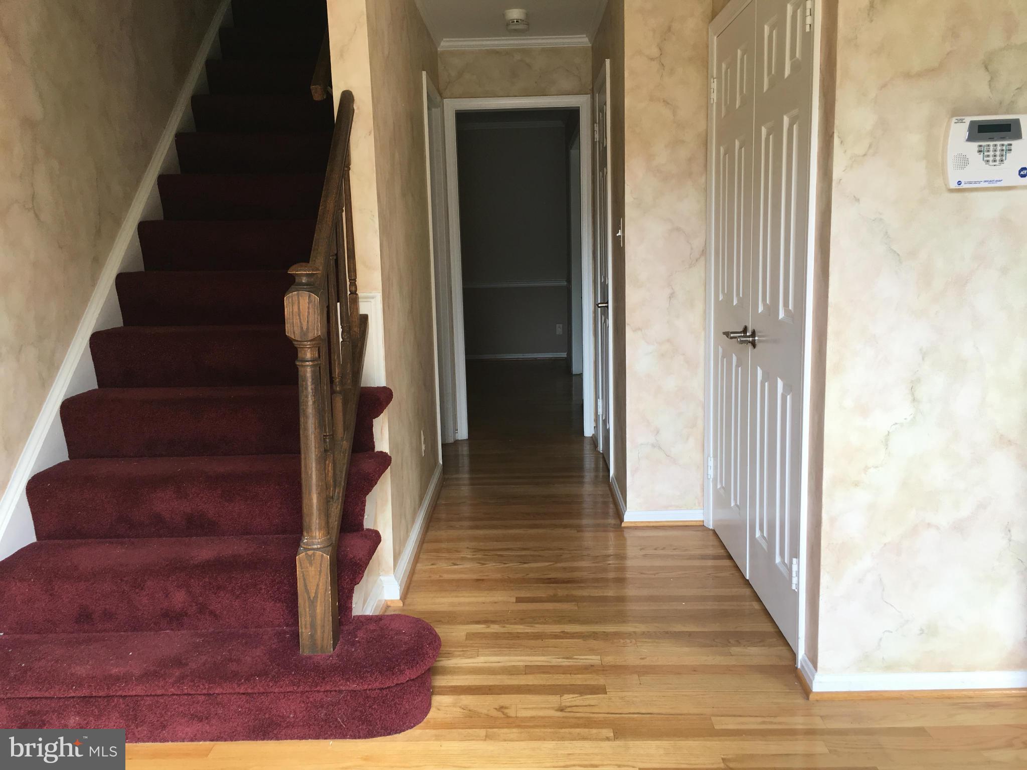 41 Treworthy Road Gaithersburg, MD 20878 - Photo 4 of 30 Entry