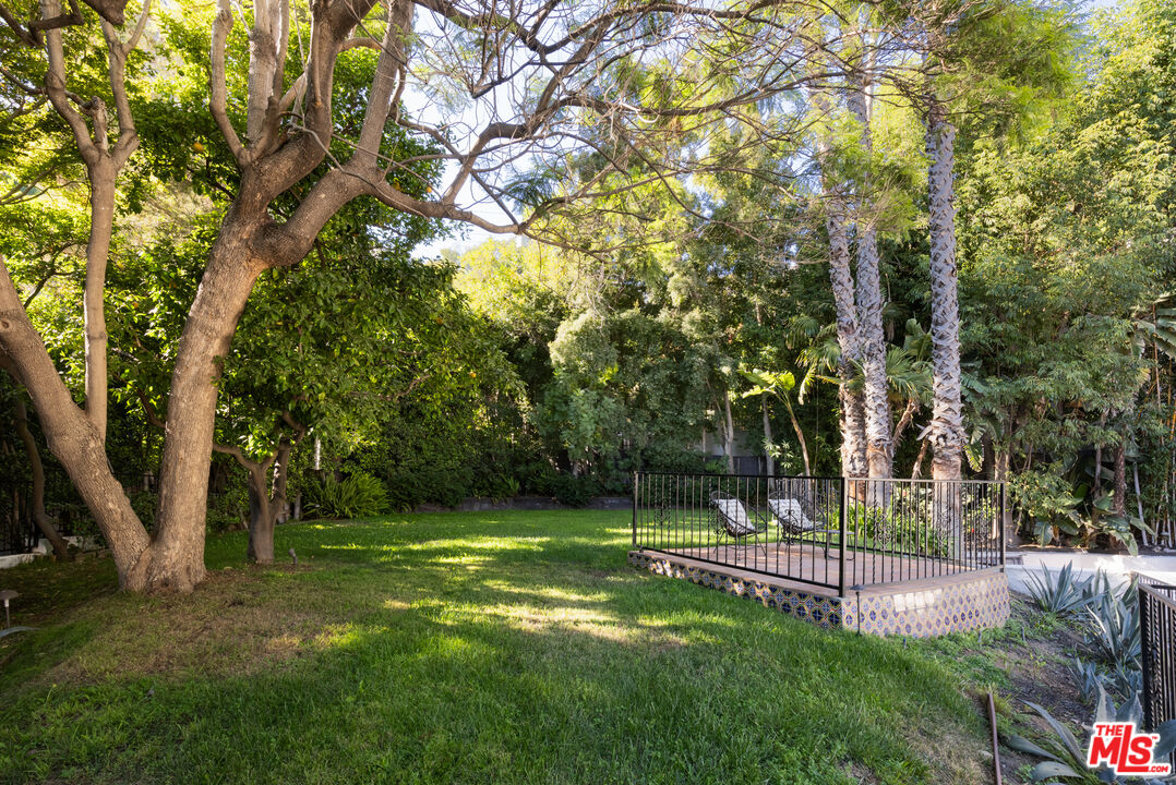1616 Queens Road Los Angeles, CA 90069 - Photo 20 of 25 Gallery Image 20