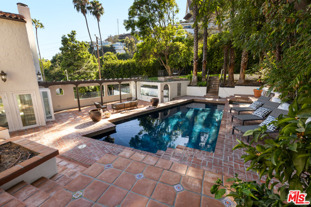 1616 Queens Road Los Angeles, CA 90069 - Photo 21 of 25 Gallery Image 21